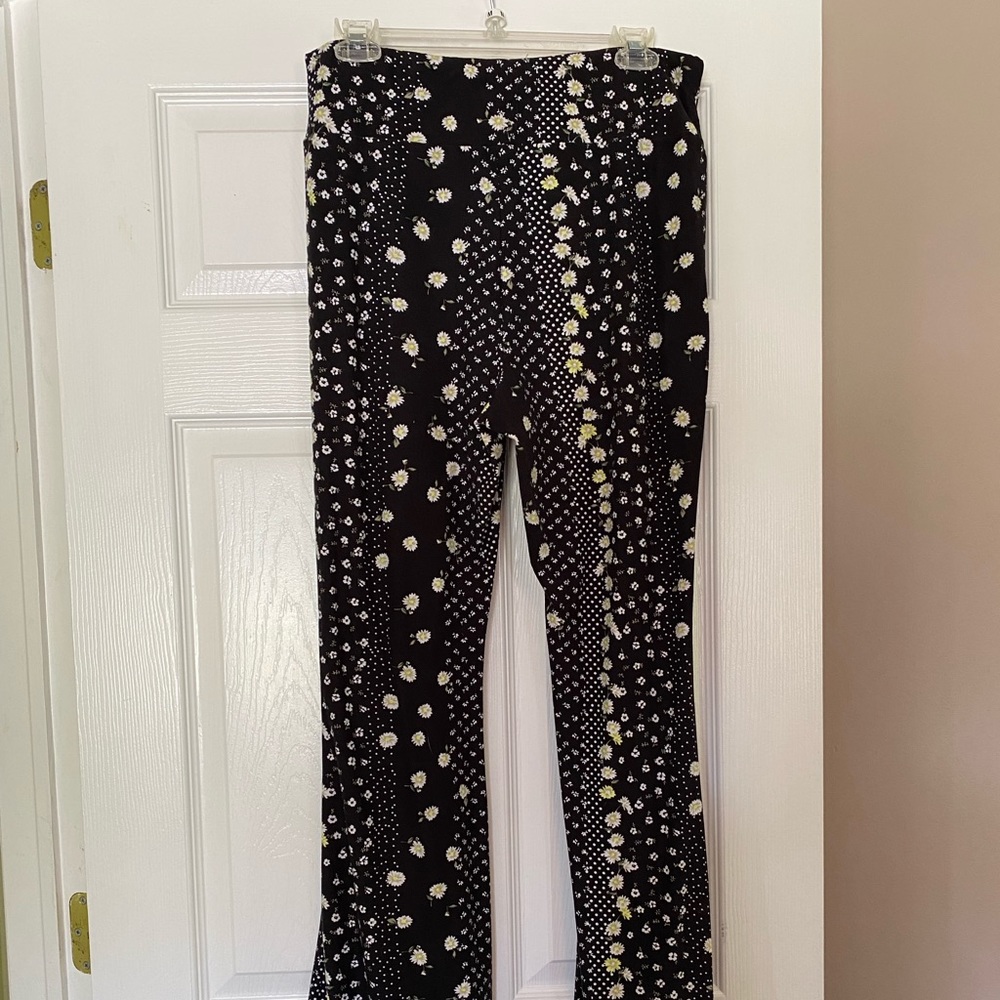 Wide leg stretchy pants